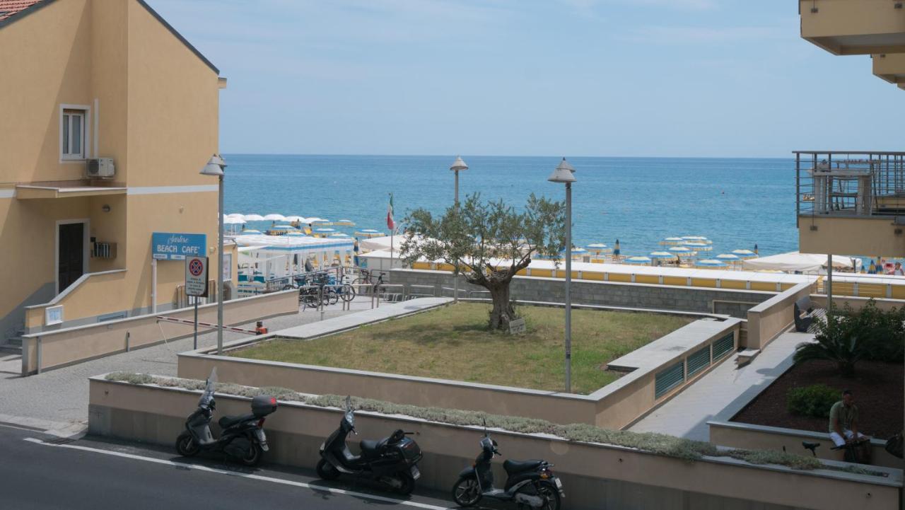 Babyaccommodation Family Experience IV Pietra Ligure Dış mekan fotoğraf