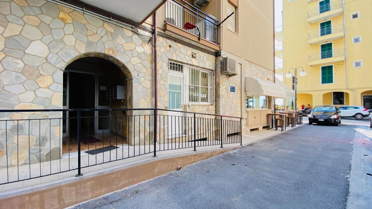 Babyaccommodation Family Experience IV Pietra Ligure Dış mekan fotoğraf